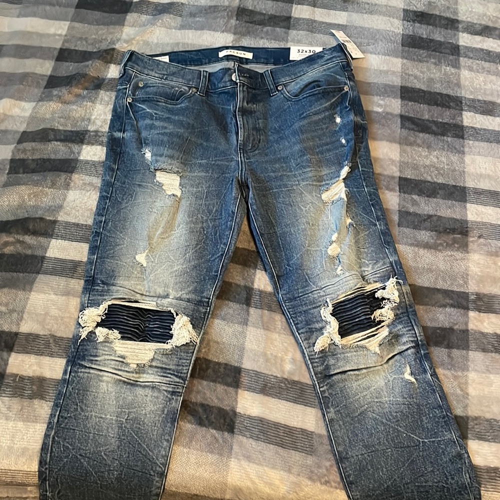Brand new pacsun jeans. 32x30 stacked skinny. Negotiable price.
